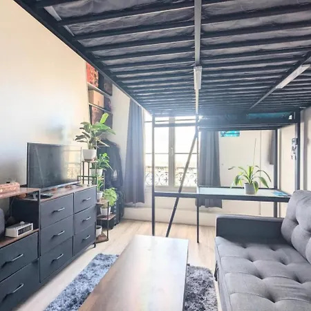 Beau Confortable Apartment Paris